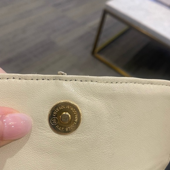 White genuine leather Ashneil crossbody or shoulder bag - Picture 12 of 13